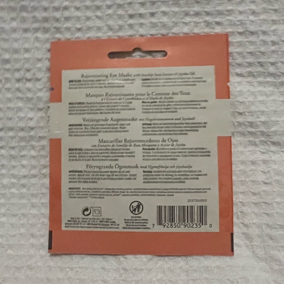 Burt’s Bees Value Pack Face Masks - Picture 4 of 9